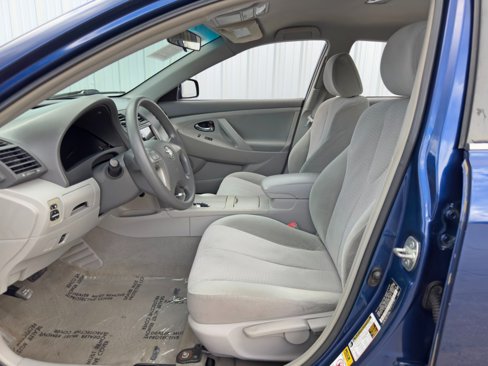 Used 2010 Toyota Camry image 14