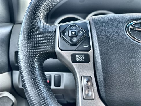 Used 2014 Toyota Tacoma PreRunner image 31