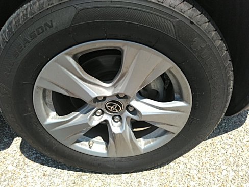 Used 2022 Toyota RAV4 LE image 22