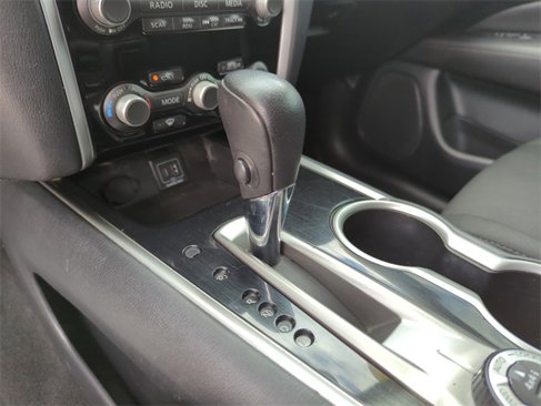 Used 2020 Nissan Pathfinder SV image 34