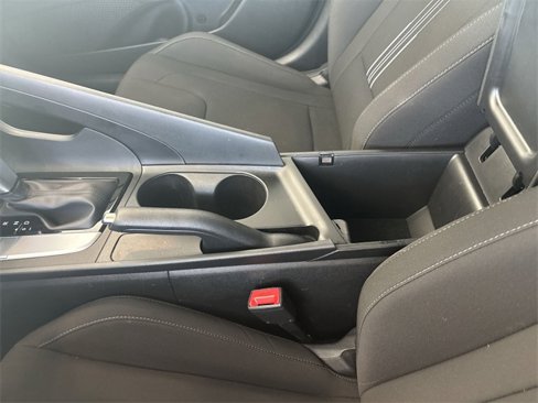 Used 2024 Hyundai Elantra SEL image 21