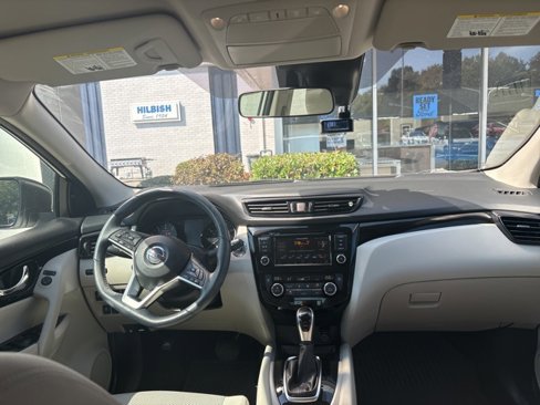 Used 2022 Nissan Rogue Sport SV image 9