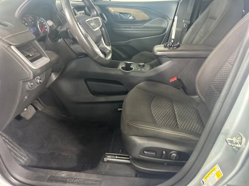 Used 2021 GMC Terrain SLE w/ Driver Convenience Package image 11