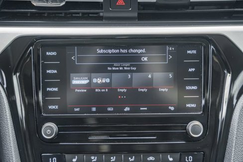 Used 2020 Volkswagen Passat 2.0T SE image 21