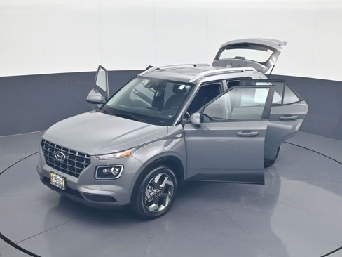 Certified 2021 Hyundai Venue SEL w/ Premium Package image 30