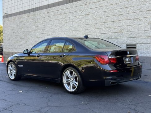 Used 2013 BMW 750i xDrive image 14
