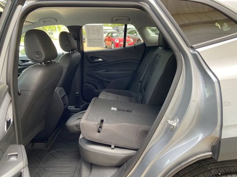 Used 2024 Chevrolet Trax LT w/ LT Convenience Package image 21