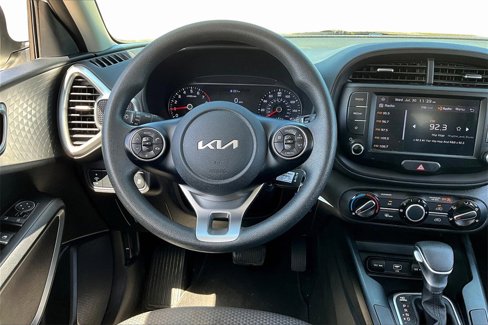 Used 2022 Kia Soul LX image 5