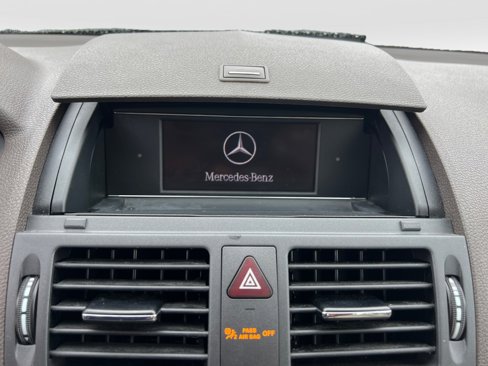 Used 2011 Mercedes-Benz C 300 4MATIC Sedan image 17