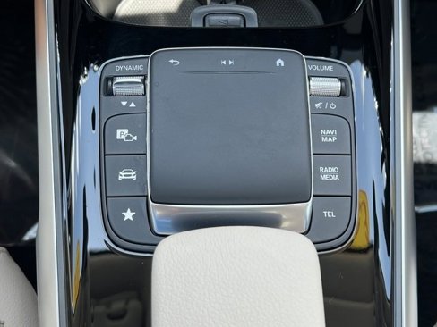 Used 2023 Mercedes-Benz GLB 250 image 24