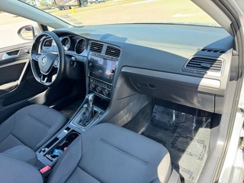 Used 2019 Volkswagen e-Golf SE w/ Driver Assistance Package image 19