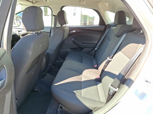 Used 2016 Ford Focus SE image 10