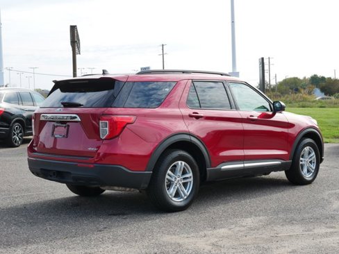 Certified 2022 Ford Explorer XLT w/ Class IV Trailer Tow Package image 3