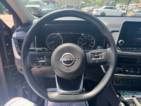 Used 2024 Nissan Rogue S image 19
