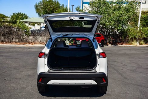 Certified 2022 Toyota Corolla Cross LE image 31
