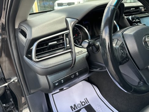 Used 2019 Toyota Camry SE image 31