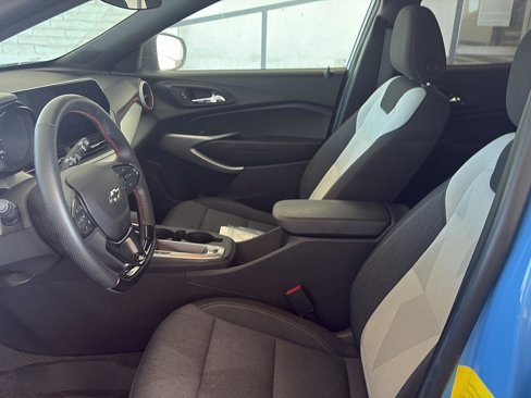 Used 2024 Chevrolet Trax RS w/ Driver Confidence Package image 11