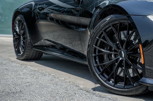 Used 2023 Aston Martin V8 Vantage Coupe image 11