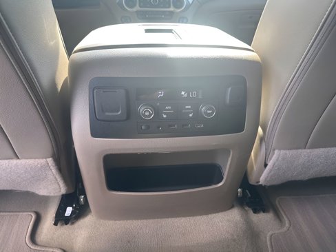 Used 2018 GMC Yukon SLT w/ Premium Edition image 24