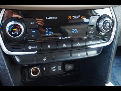 Used 2020 Hyundai Santa Fe SEL w/ Convenience Package image 27