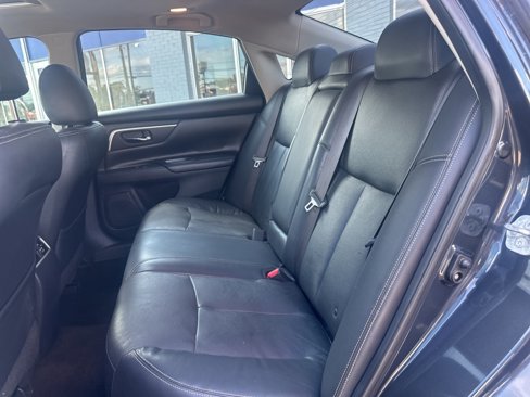 Used 2017 Nissan Altima 2.5 SL w/ Moonroof Package image 10