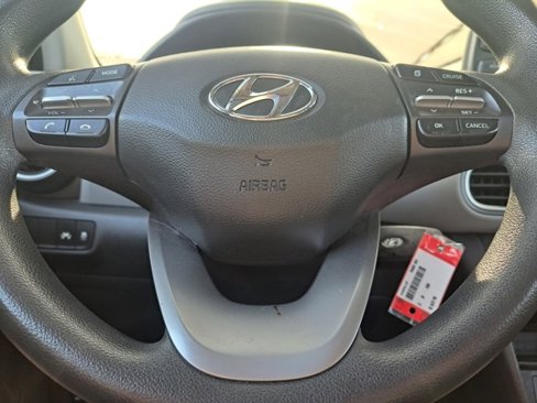 Used 2021 Hyundai Kona SE image 16