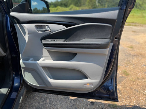 Used 2018 Honda Pilot Touring image 35