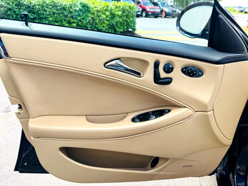 Used 2006 Mercedes-Benz CLS 500 image 12