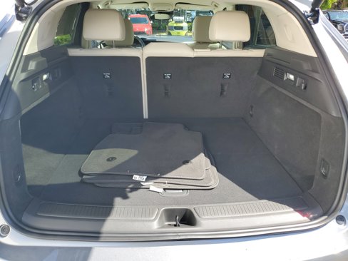 Used 2022 Buick Envision Essence w/ Safety Package image 9