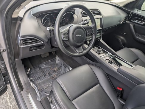 Used 2020 Jaguar F-PACE Premium image 9