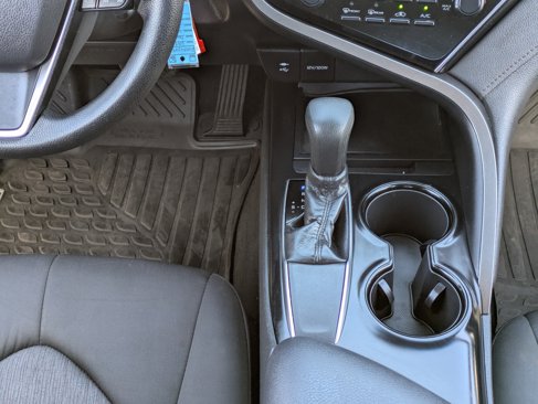 Used 2018 Toyota Camry LE image 19
