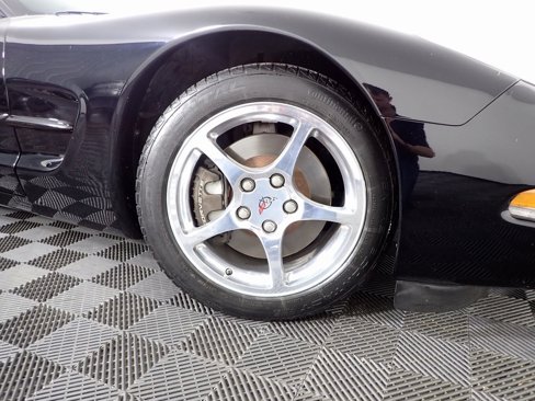 Used 2001 Chevrolet Corvette Coupe w/ Preferred Equipment Group2 image 26
