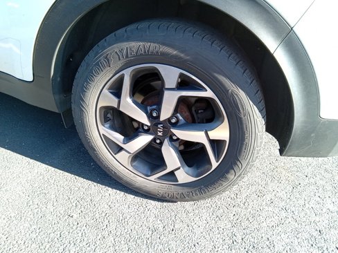 Used 2020 Kia Sportage LX image 7