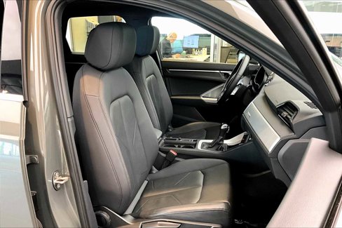 Used 2020 Audi Q3 2.0T Premium w/ Convenience Package image 8