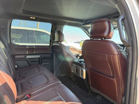Used 2015 Ford F150 Platinum w/ Equipment Group 701A Luxury image 11