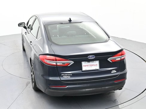 Used 2020 Ford Fusion SE image 28
