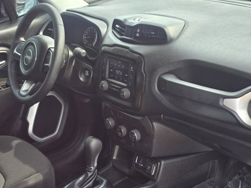 Used 2019 Jeep Renegade Sport image 6