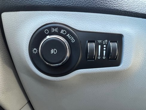 Used 2019 Jeep Compass Latitude w/ Popular Equipment Group image 19