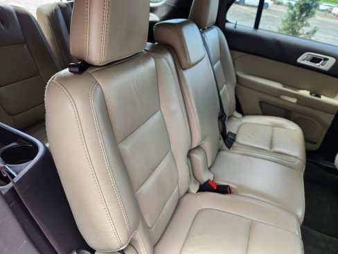 Used 2014 Ford Explorer XLT w/ Equipment Group 202A image 18