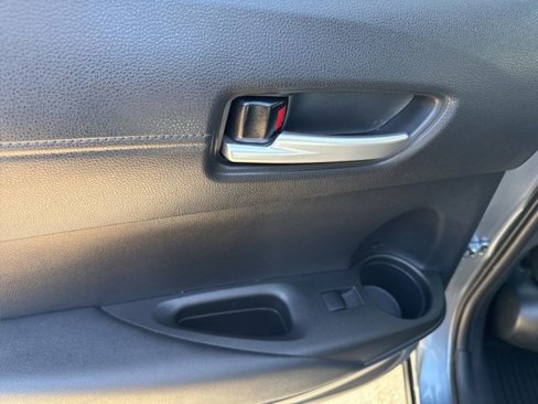 Used 2022 Toyota Corolla Cross XLE image 10