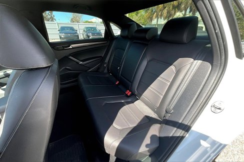 Certified 2021 Volkswagen Passat 2.0T R-Line image 16