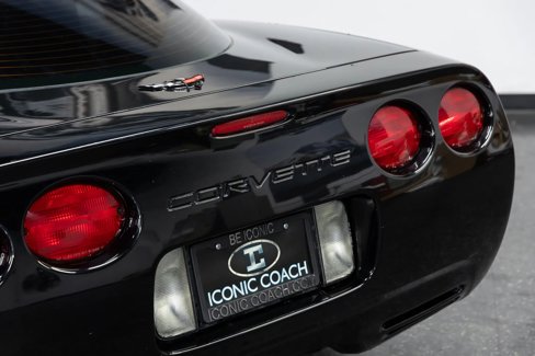 Used 1999 Chevrolet Corvette Coupe w/ Roof Pkg image 36