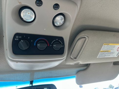 Used 2002 Chevrolet Tahoe LS w/ 3rd Row Seat Pkg image 21