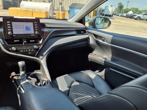 Used 2023 Toyota Camry SE image 16