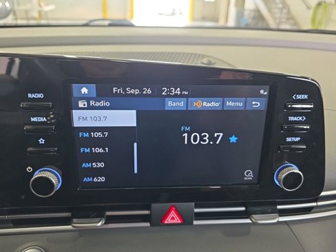 Certified 2021 Hyundai Elantra SEL w/ Convenience Package image 17