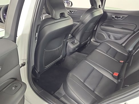 Certified 2025 Volvo S60 B5 Core image 12
