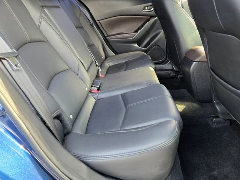 Used 2018 MAZDA MAZDA3 Touring image 15