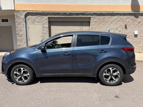 Used 2022 Kia Sportage LX image 2