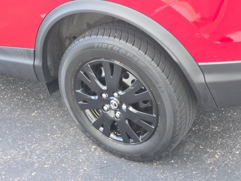 Used 2018 Nissan Rogue Sport S image 14
