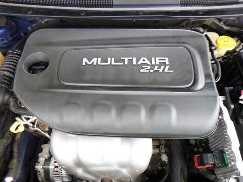 Used 2015 Chrysler 200 Limited image 19